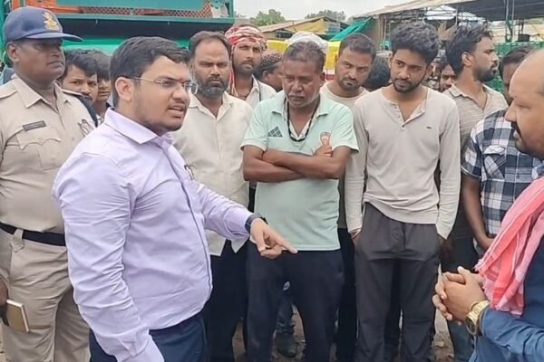 Damoh: सब्जी मंडी से हटेगा अतिक्रमण, बकाया शुल्क भी वसूला जाएगा