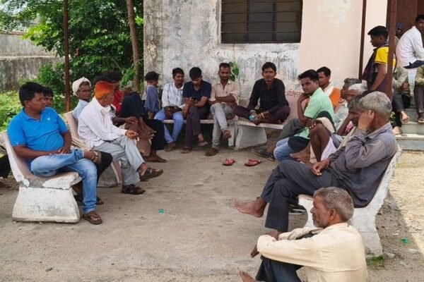 Pesticide का छिड़काव कर घर लौटी लड़की की मौत, इलाज के दौरान तोड़ा दम