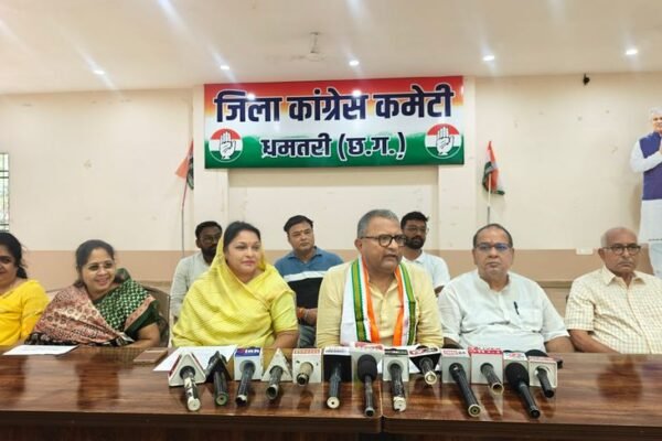 Congress: धमतरी में कांग्रेस का हमला, राम मंदिर चंदे को बताया लूट