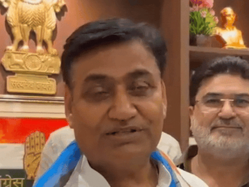 Dotasra का बड़ा दावा: ढाई साल से फॉलोअर्स स्थिर, अब जेल भेजने की धमकी