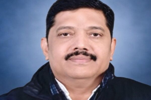 High Court: प्रशासक हटाने के आदेश पर रोक, अधिकारियों से मांगा जवाब