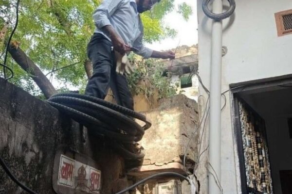TONK: बिजली चोरी पर बड़ी कार्रवाई, 46 लाख का जुर्माना और आरोपी फरार