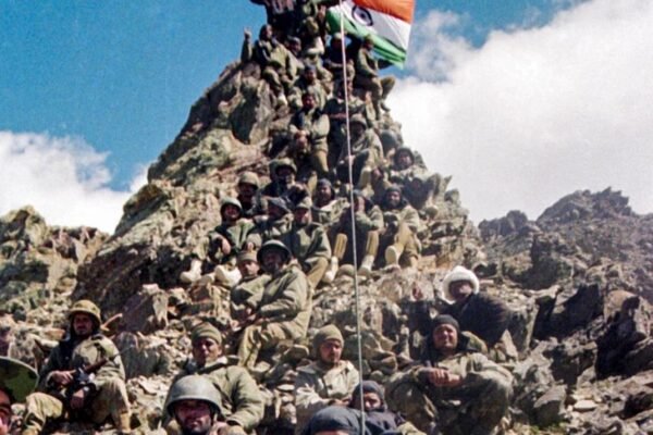 Kargil Vijay Diwas: रायपुर में शहीद कौशल यादव को श्रद्धांजलि और भव्य बाइक रैली।