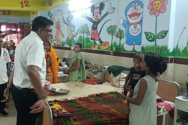 Mauganj: अब जिला अस्पताल में मोतियाबिंद का आधुनिक इलाज, मशीनें शुरू