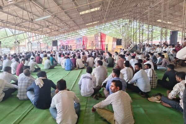 Narsinghpur: भाकियू का 20 सूत्रीय मांगों पर धरना, किसानों का ट्रैक्टर मार्च।