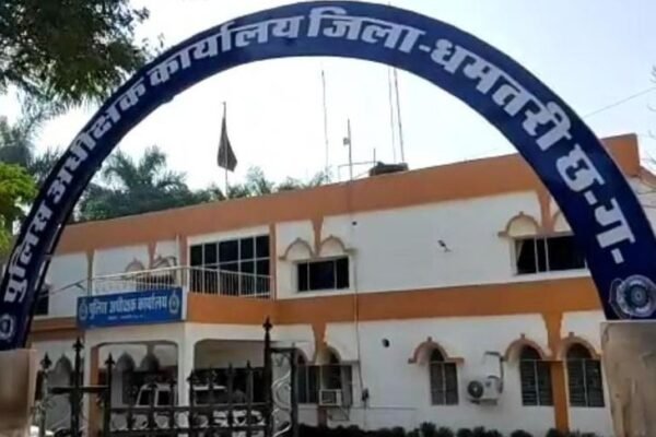 Dhamtari: पुलिस महकमे में बड़ा फेरबदल, 8 दिन में 8 थाना प्रभारियों के तबादले