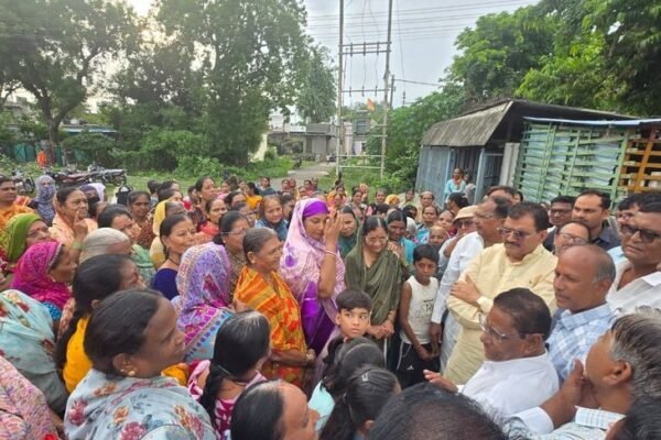 Burhanpur ROB: सांसद ज्ञानेश्वर पाटील ने किया निरीक्षण, जल्द काम पूरा करने का भरोसा