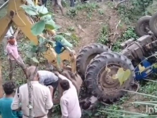 Anuppur: खेत में ट्रैक्टर पलटने से ड्राइवर की दबकर दर्दनाक मौत