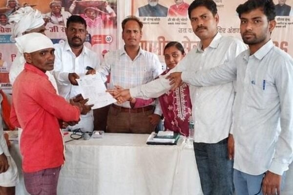 Magri पंचायत में लगा शिविर, राजस्व विभाग ने तुरंत किए नामांतरण