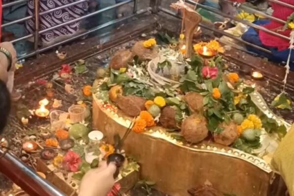 Sawan Update: शिवालयों में जलाभिषेक शुरू, कांवड़ यात्रा के लिए तैयारी पूरी
