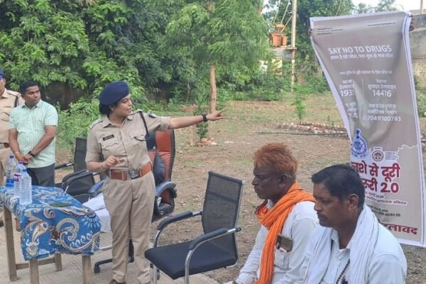 Awareness: करवड़ छात्रावास में SDOP ने छात्रों को दिलाई नशा मुक्ति की शपथ