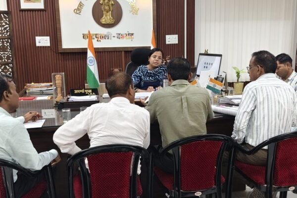 Kotputli: कलेक्टर ने पंचगौरव योजना की समीक्षा की, किसानों को मिलेगी नई ट्रेनिंग
