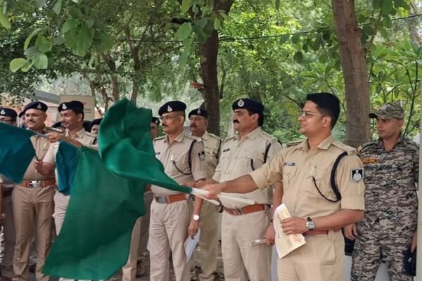 Drug-free campaign: दमोह में नशा मुक्ति रथ रवाना, अधिकारियों ने ली शपथ