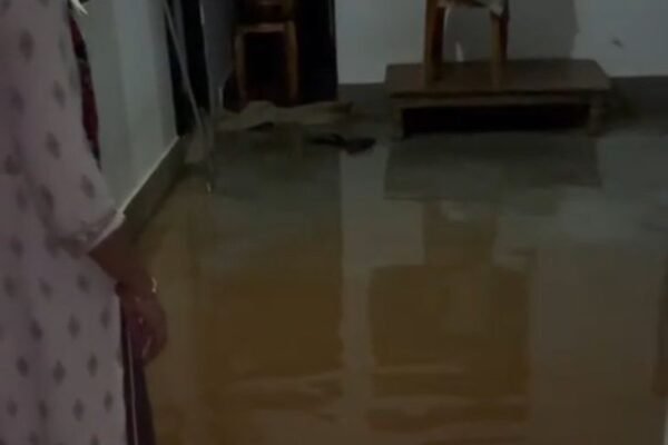 Rain: बलरामपुर और कुसमी में घरों में घुसा पानी, जनजीवन बेहाल