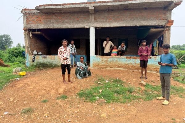 Slimanabad Tunnel: विस्थापितों का दर्द, बुनियादी सुविधाओं से महरूम है जिंदगी