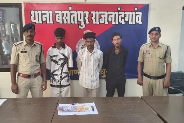 Crime: चाकू की नोक पर लूट करने वाले 3 शातिर बदमाश गिरफ्तार