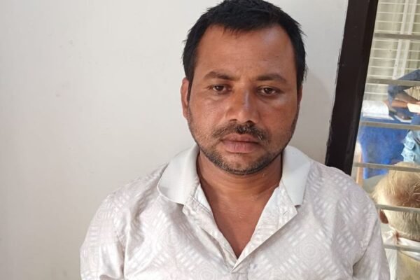 Crime: 11 महीने से फरार कफ सिरप तस्कर गिरफ्तार, गांजा तस्कर और लापता बच्ची भी मिली