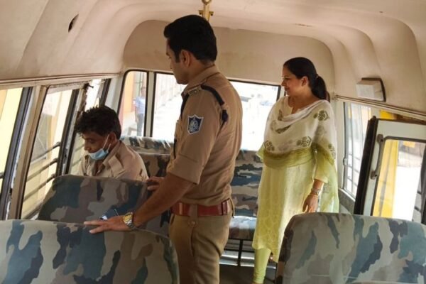 School बस: शिवपुरी में 6 बसों पर 13 हजार का जुर्माना, एक का परमिट रद्द होगा