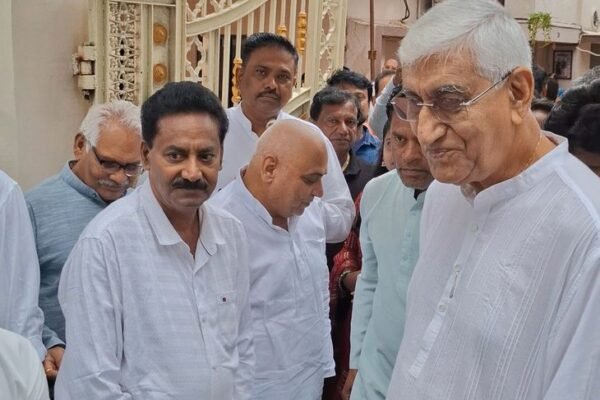 Bhilai: सेक्टर-9 निजीकरण पर सिंहदेव ने सरकार को घेरा, बोले- यह जनहित के खिलाफ