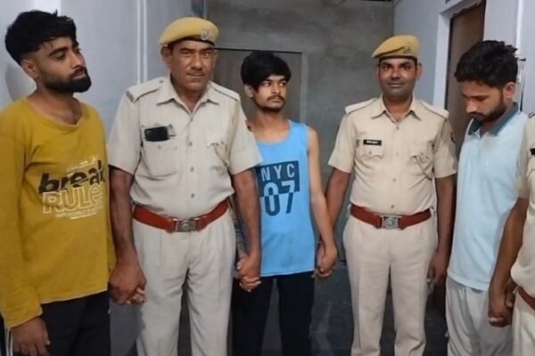 Drug Bust: कार में हेरोइन के साथ 3 युवक गिरफ्तार, मामला दर्ज