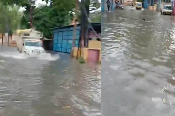 Gorakhpur: डबल इंजन सरकार में सड़कों पर जलभराव, अखिलेश ने योगी पर कसा तंज