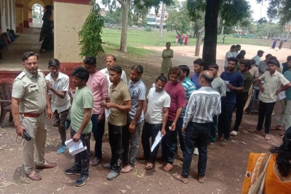 Senior Teacher Exam: प्रतापगढ़ में 9000 अभ्यर्थियों ने दी परीक्षा, 17 जुलाई तक जारी रहेगी।