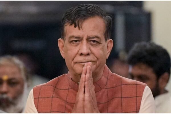 UP News: राम मंदिर चंदा विवाद पर सतीश महाना की सफाई, बोले- संस्था पर सवाल गलत