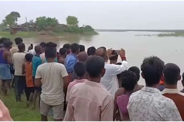 Bahraich: घड़ियाल ने 14 साल के बच्चे को निगला, प्रशासन पर उठे सवाल