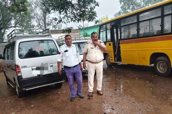 Anuppur: स्कूली वाहनों पर बड़ी कार्रवाई, 47 चालान के साथ 1.32 लाख जुर्माना