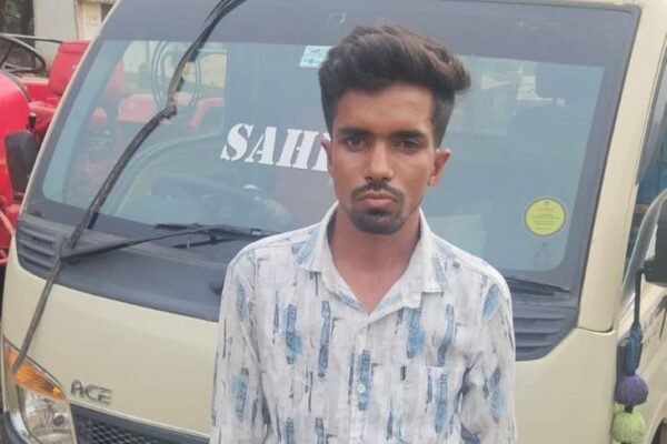 Crime: कोरबा में शातिर वाहन चोर गिरफ्तार, टाटा मैजिक और बाइक बरामद