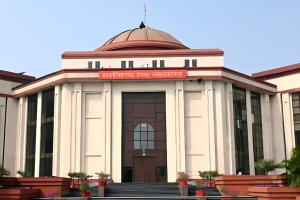 छत्तीसगढ़: हाईकोर्ट से दो शराब कंपनियों को बड़ी राहत, आबकारी विभाग की कार्रवाई पर रोक