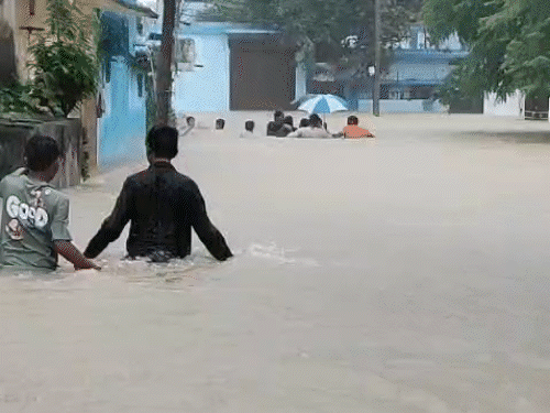 Chhattisgarh: भारी बारिश से बिलासपुर में बाढ़, NH पर पानी और 5 ट्रेनें रद्द