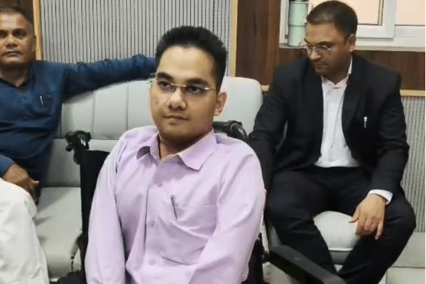 Jabalpur: नए डिप्टी कलेक्टर हिमांशु ने संभाला पद, जनता की समस्याएं सुनीं