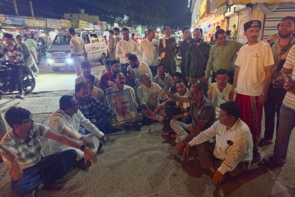 Rahul Gandhi: शाजापुर में कांग्रेस का जोरदार प्रदर्शन, शिक्षा मंत्री के इस्तीफे की मांग