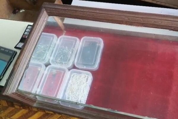 Chhatarpur: कनक ज्वेलर्स में चोरी, गैस कटर से ताला काटकर लाखों ले उड़े बदमाश
