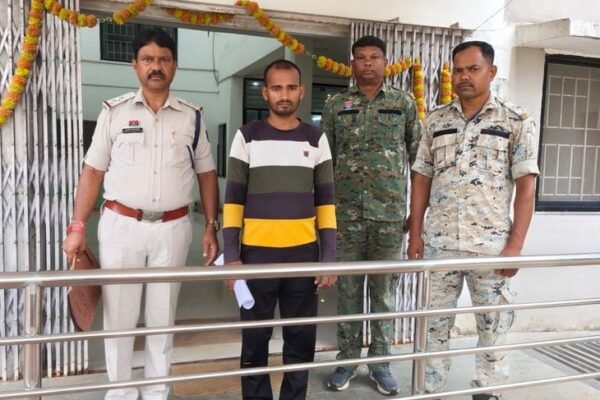 Crime: कर्री जंगल जुआ कांड का फरार आरोपी गिरफ्तार, जेल भेजा गया