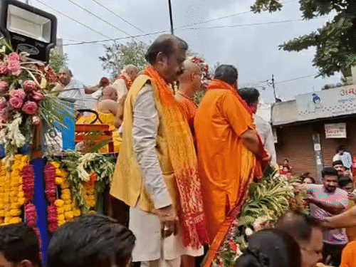 Indore: हरे कृष्ण के जयघोष से गूंजी नगरी, रथ यात्रा में उमड़ा जनसैलाब