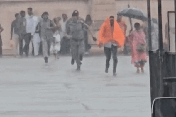 Monsoon Update: सावन की पहली बारिश से उज्जैन बेहाल, सड़कों पर जलभराव और जाम