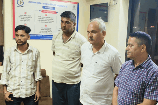 Bribe: हेड कॉन्स्टेबल और दलाल 10 हजार की रिश्वत लेते गिरफ्तार