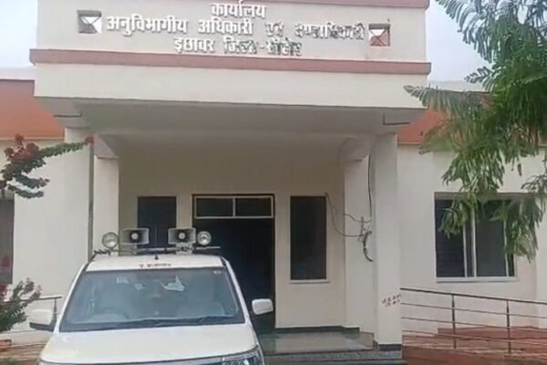 Patwari सस्पेंड: जनप्रतिनिधि से बदतमीजी पर प्रशासन की बड़ी कार्रवाई
