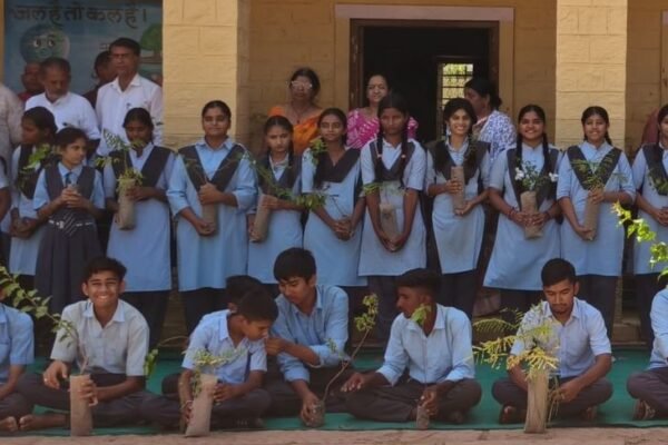 Plantation: लटियालपुरा स्कूल में शुरू हुआ पौधारोपण अभियान, छात्रों को मिलेंगे पौधे