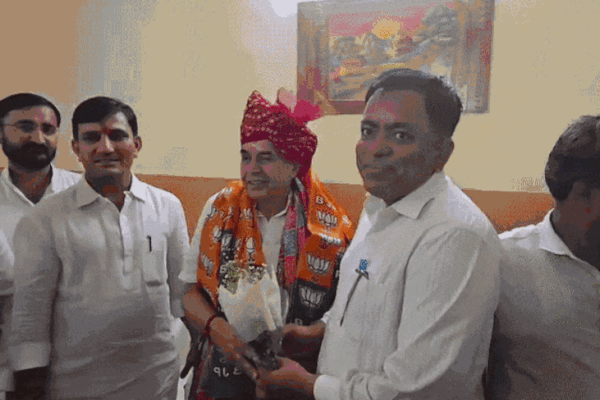 Election: बिना OBC आरक्षण चुनाव को तैयार सरकार, गहलोत राज पर साधा निशाना