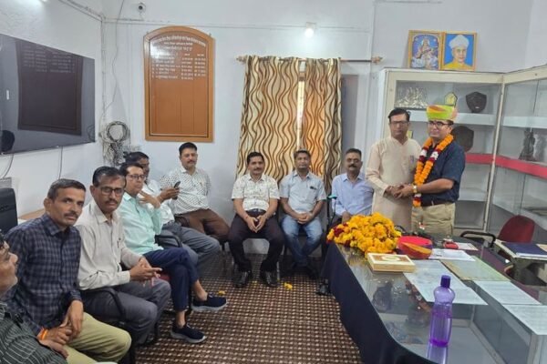 Education: बलवीर सिंह सिसोदिया ने संभाला पदभार, अब सुधरेगी सिरोही की शिक्षा व्यवस्था