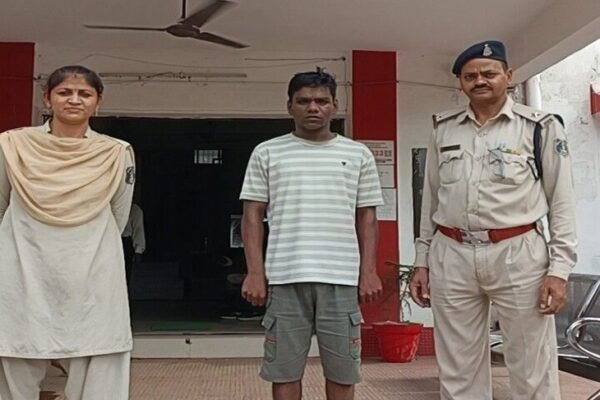 Instagram पर फर्जी आईडी बनाकर अश्लील फोटो वायरल करने वाला युवक गिरफ्तार