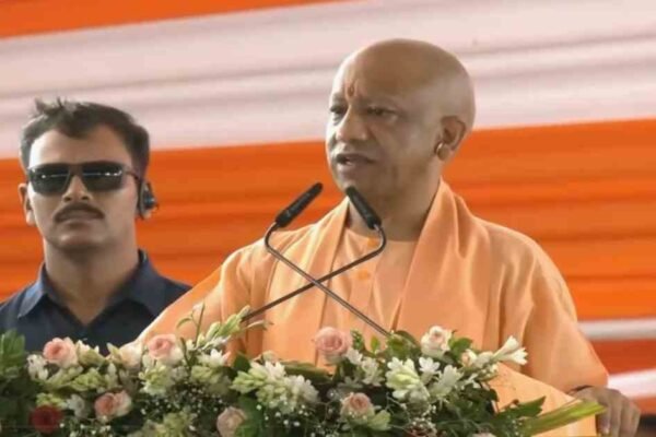 यूपी: वक्फ के नाम पर गरीबों की जमीन हड़पना अब नहीं चलेगा – सीएम योगी