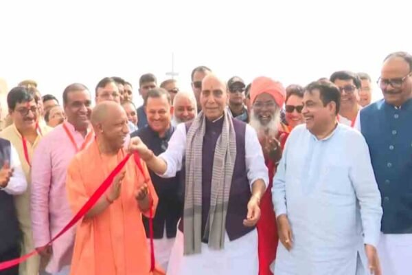 Lucknow: गडकरी और राजनाथ ने लखनऊ को दी 4,850 करोड़ की सड़कों की सौगात