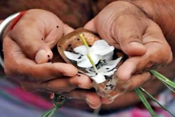 Amavasya: दो दिन की अमावस्या पर कब करें पितृ तर्पण और खास उपाय