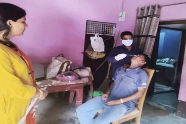 Corona: यूपी में फिर लौटा कोरोना, संभल में महिला पॉजिटिव मिलने से हड़कंप