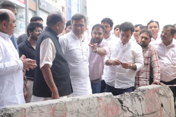 Delhi News: लक्ष्मी नगर में बनेगा आधुनिक स्काईवॉक, विकास कार्यों में तेजी