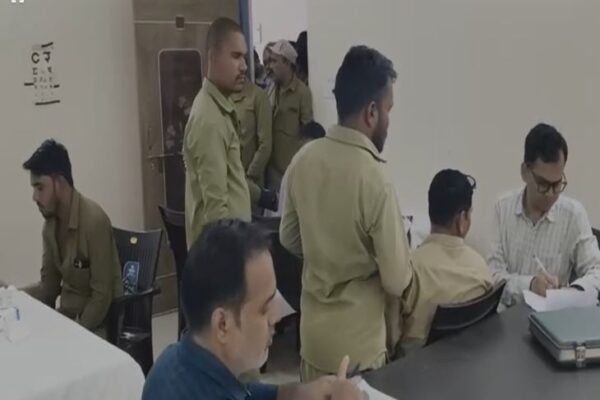 School बस ड्राइवरों की लापरवाही: 22 बसों में खामियां, ट्रेनिंग में सिखाया सुरक्षा का पाठ
